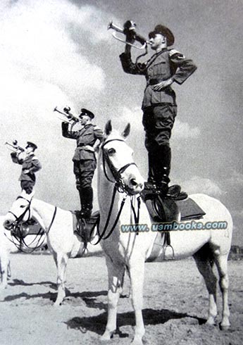 Wehrmacht Music Corps on horseback